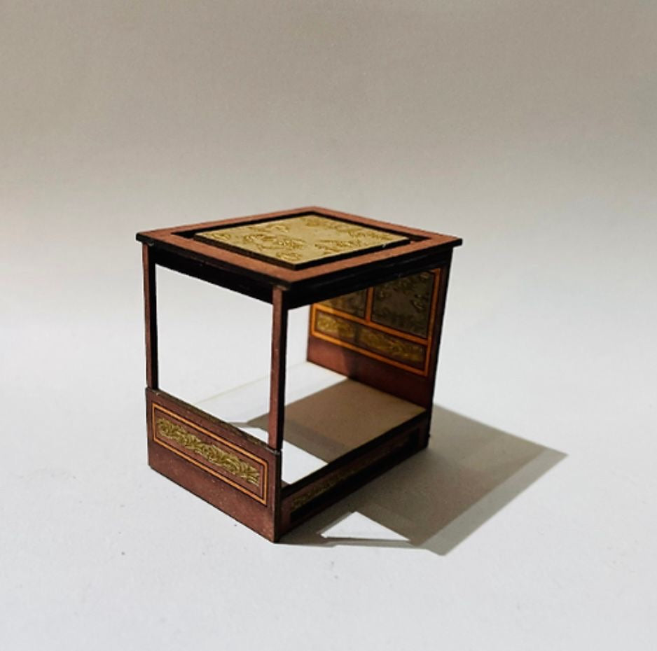 Decorative 4 poster bed (Medium) 1/48th scale KIT..