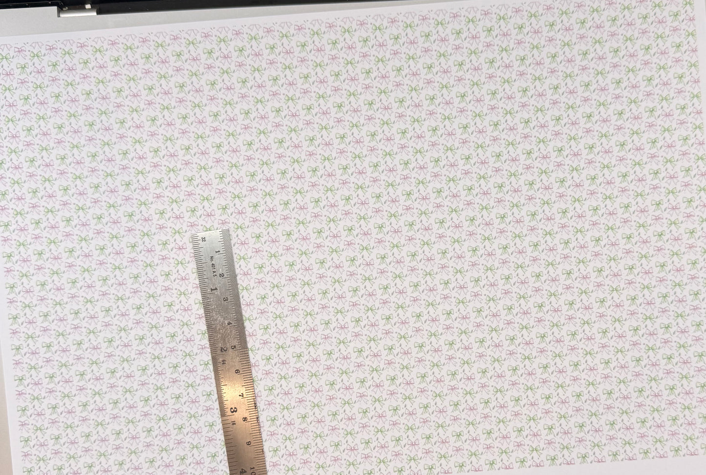 Wallpaper Christmas bows pink & green 1/48