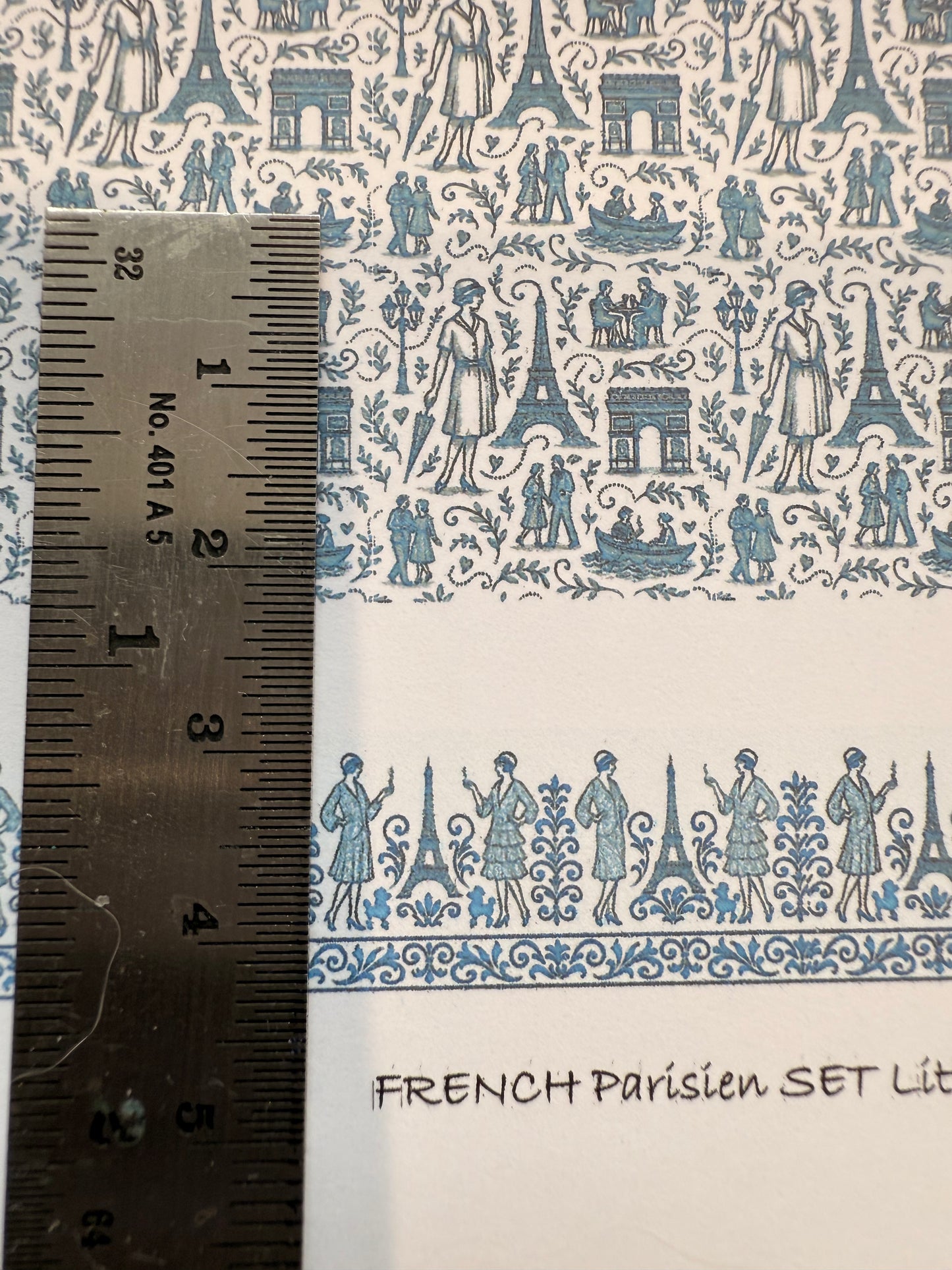 SET French Parisian wallpaper with rug & pictures