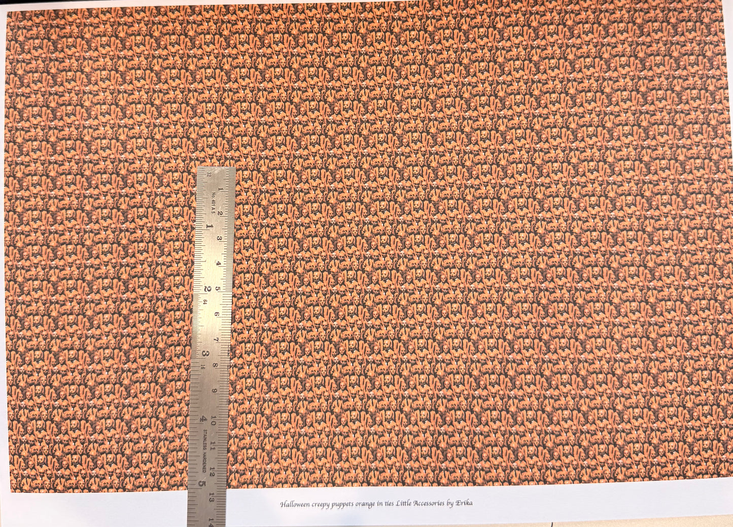 WALLPAPER HALLOWEEN Creepy puppets orange in ties