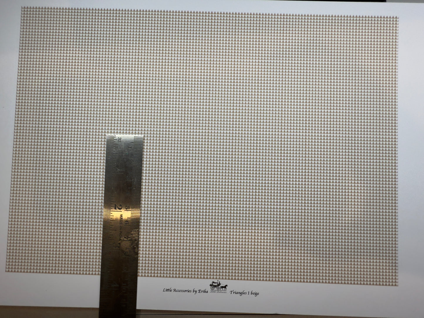 wallpaper CONTRAST triangles black & white 1/48th scale