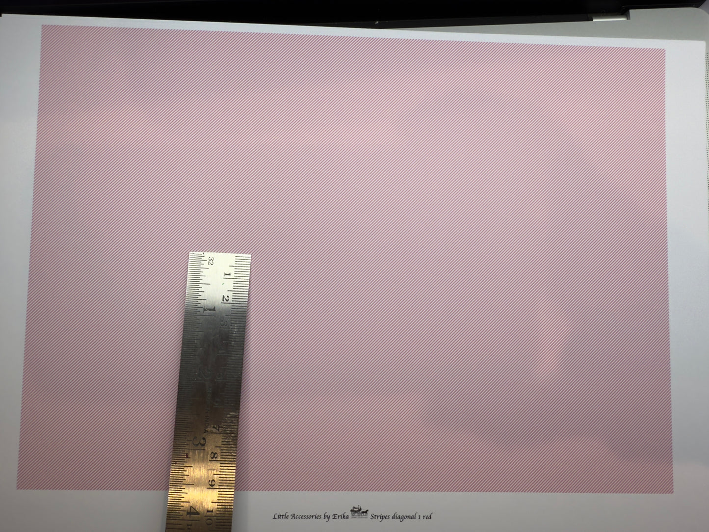 Wallpaper CONTRAST, stripes diagonal red