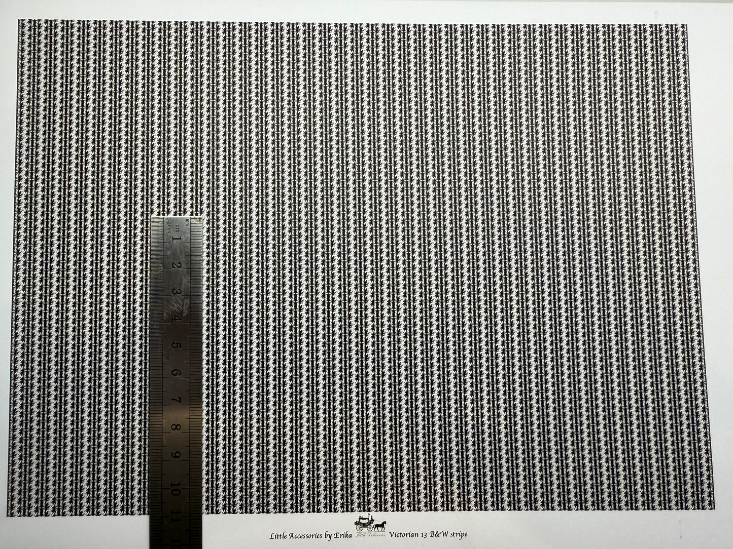 Wallpaper. Victorian. Black & white stripes