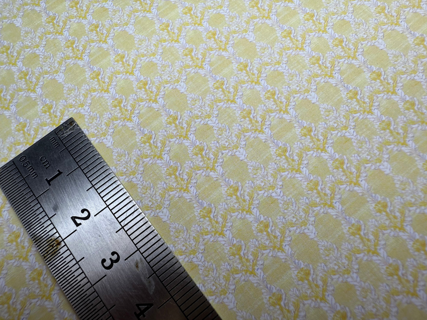 Wallpaper. Victorian 7 buttermilk