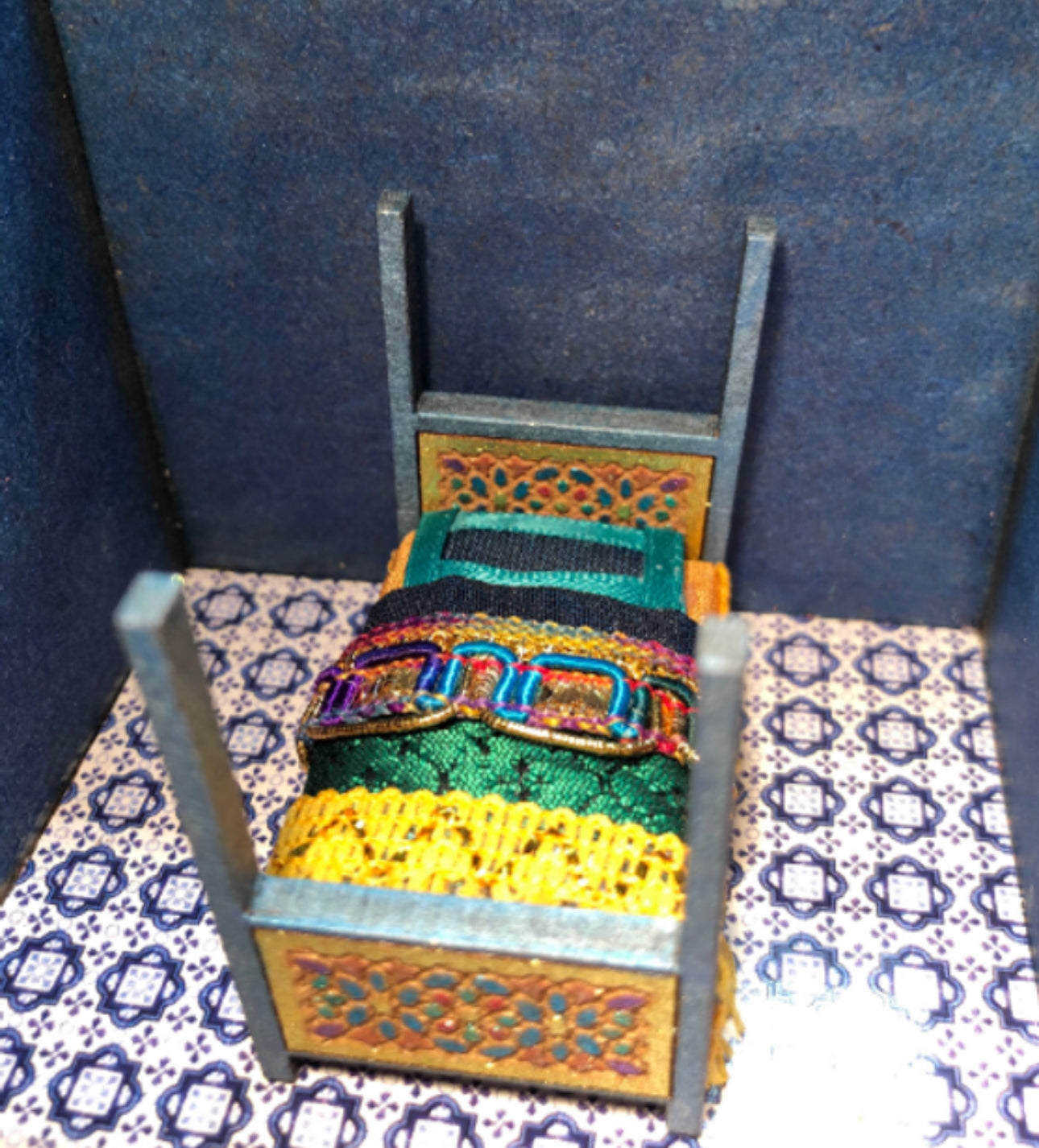 Moroccan collection. 4 poster single bed (without canopy) 1/48th scale KIT