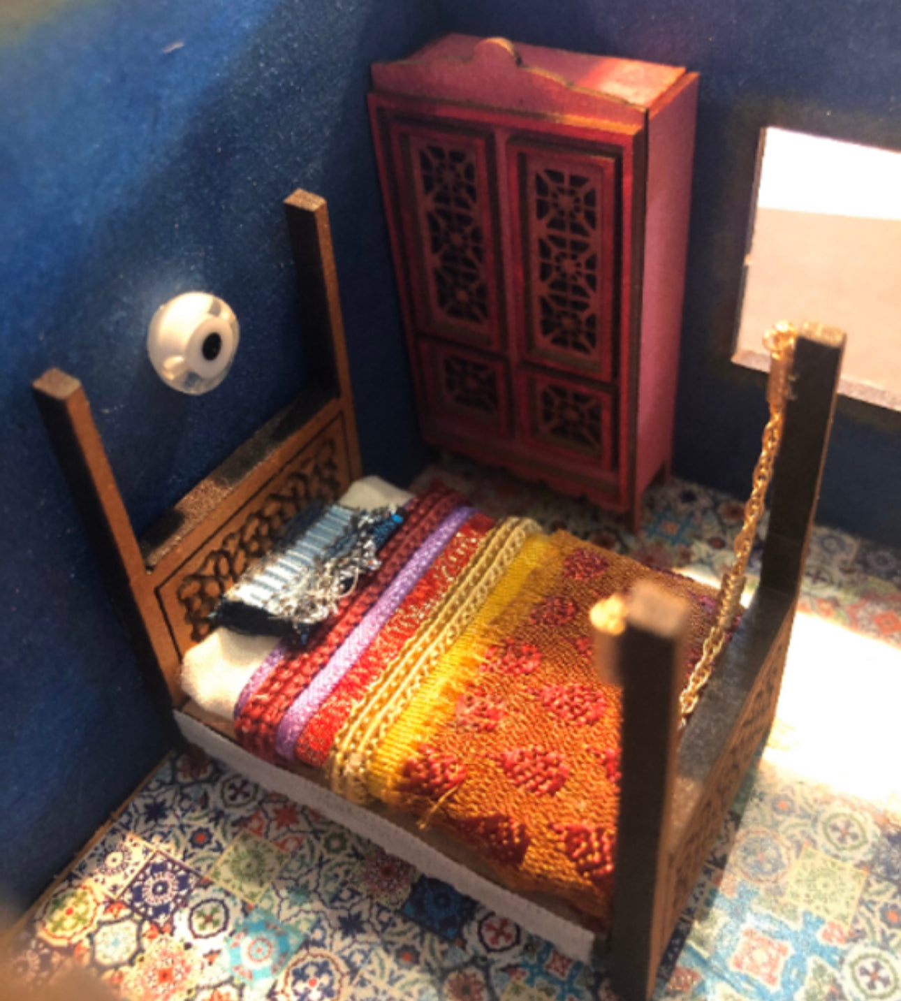 Moroccan collection. 4 poster single bed (without canopy) 1/48th scale KIT