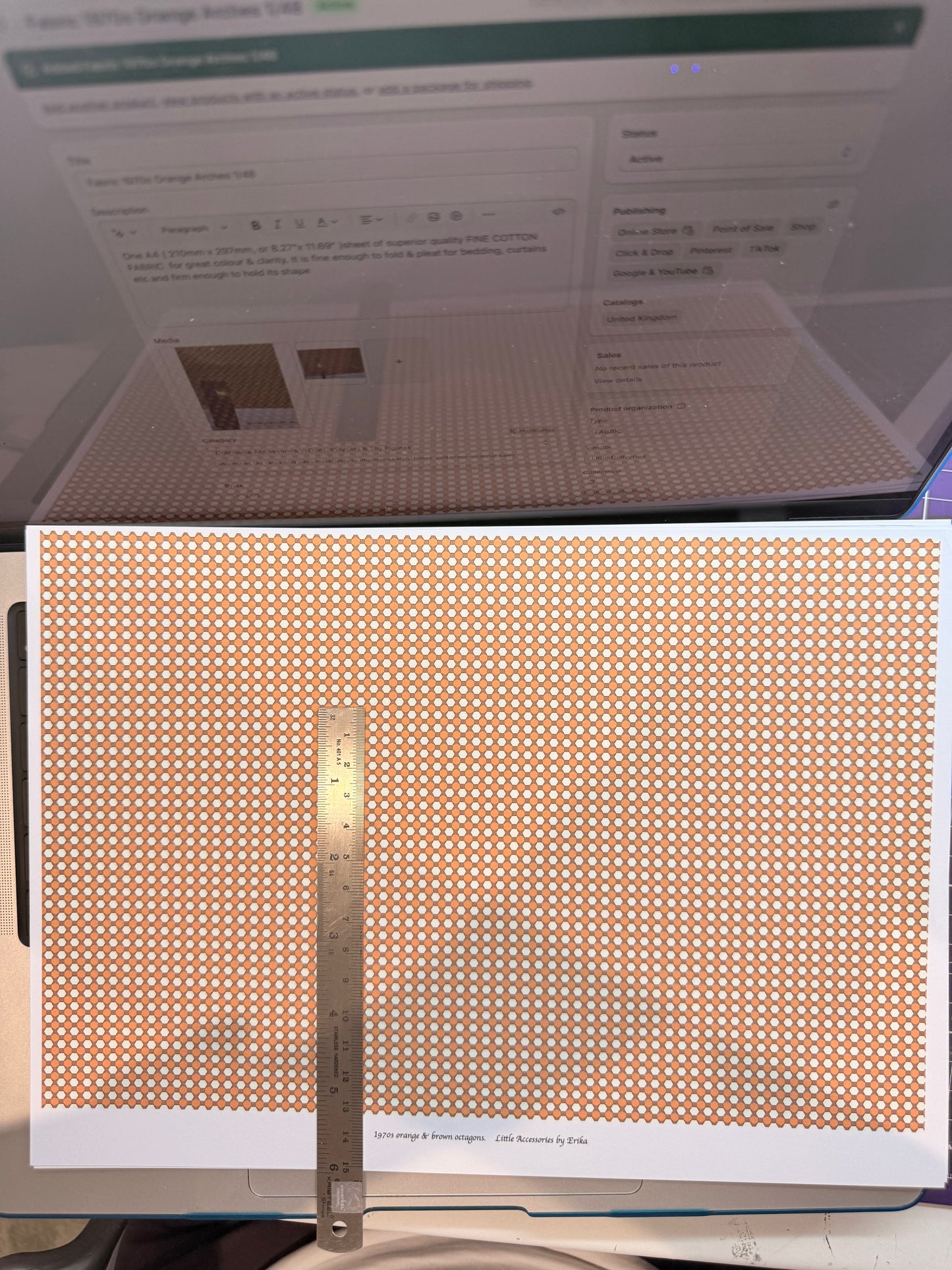 Fabric 1970s orange & brown Octagons