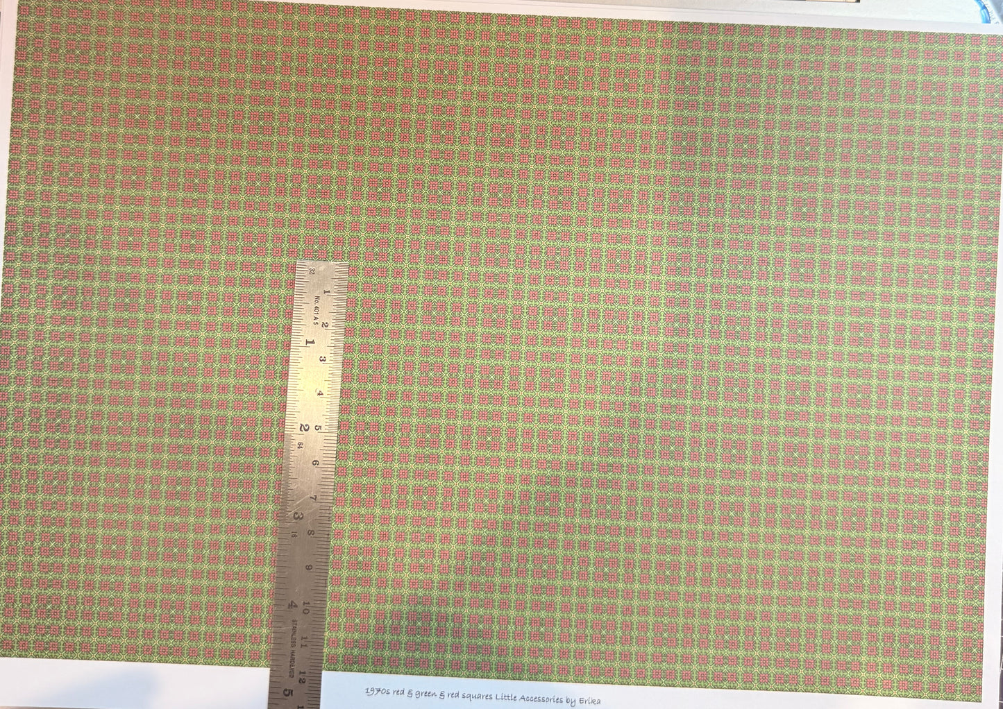 fabric 1970s red & green squares 1/48
