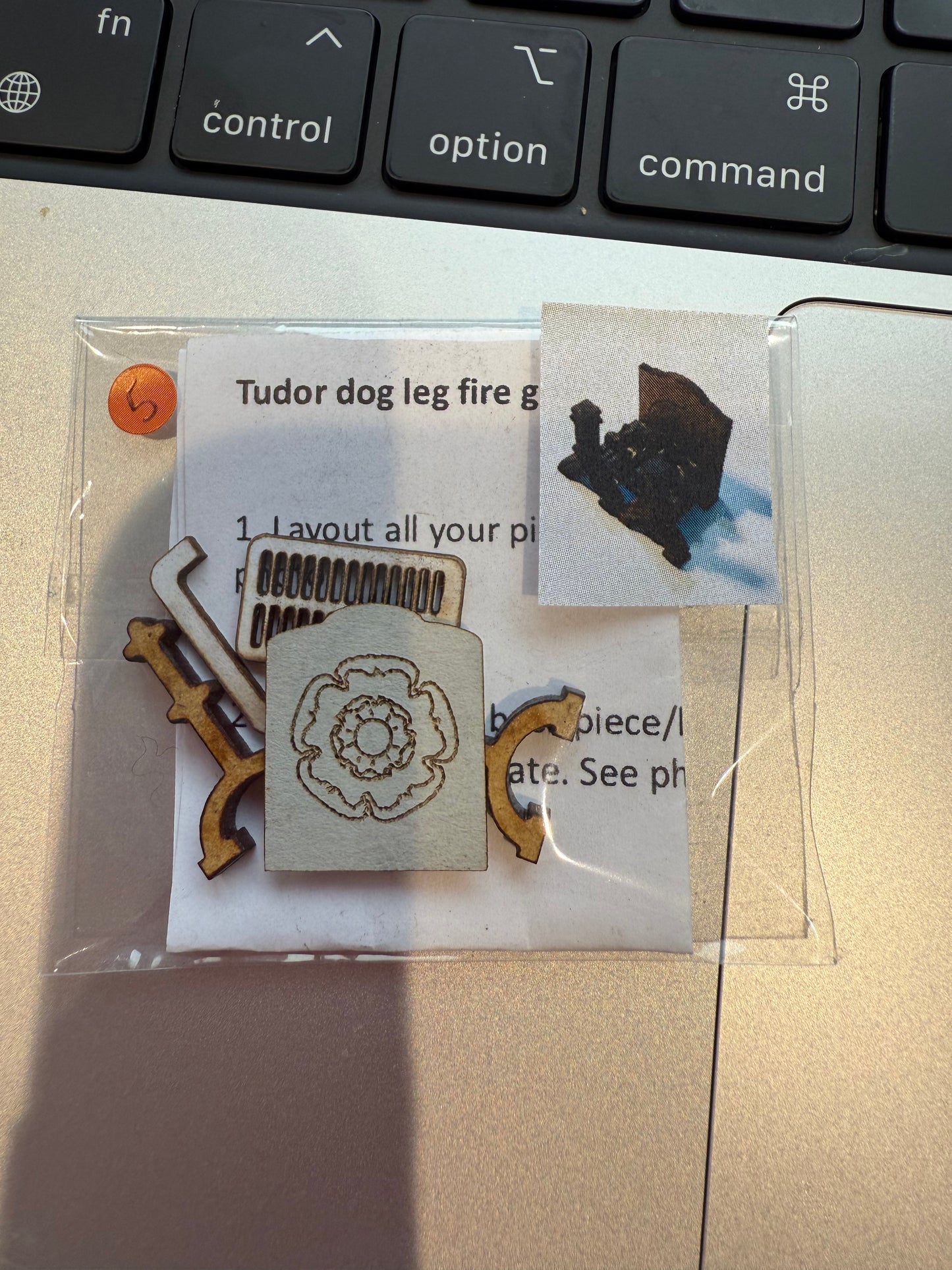 Tudor dogleg fire grate 1/48th scale KIT