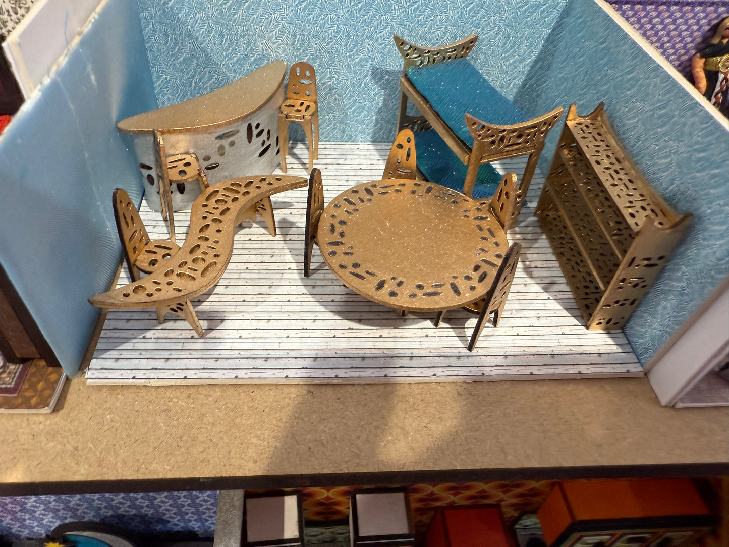Science fiction collection. FINAL FRONTIER DESK & CHAIR. 1/48th scale kit