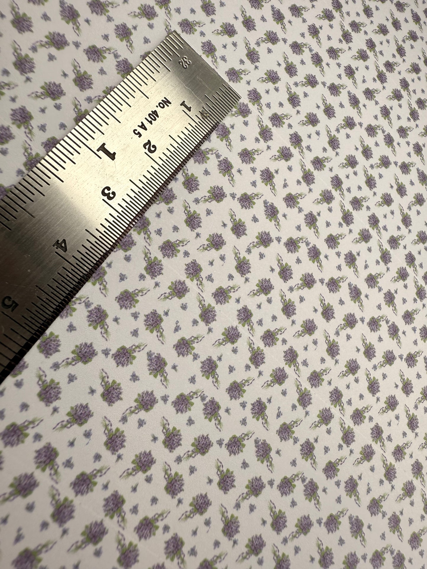 Wallpaper floral victorian lilac bunches 1/48th scale