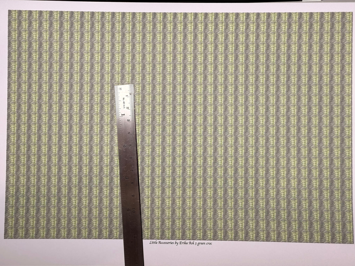 Wallpaper Green crock skin 3 1/48th scale