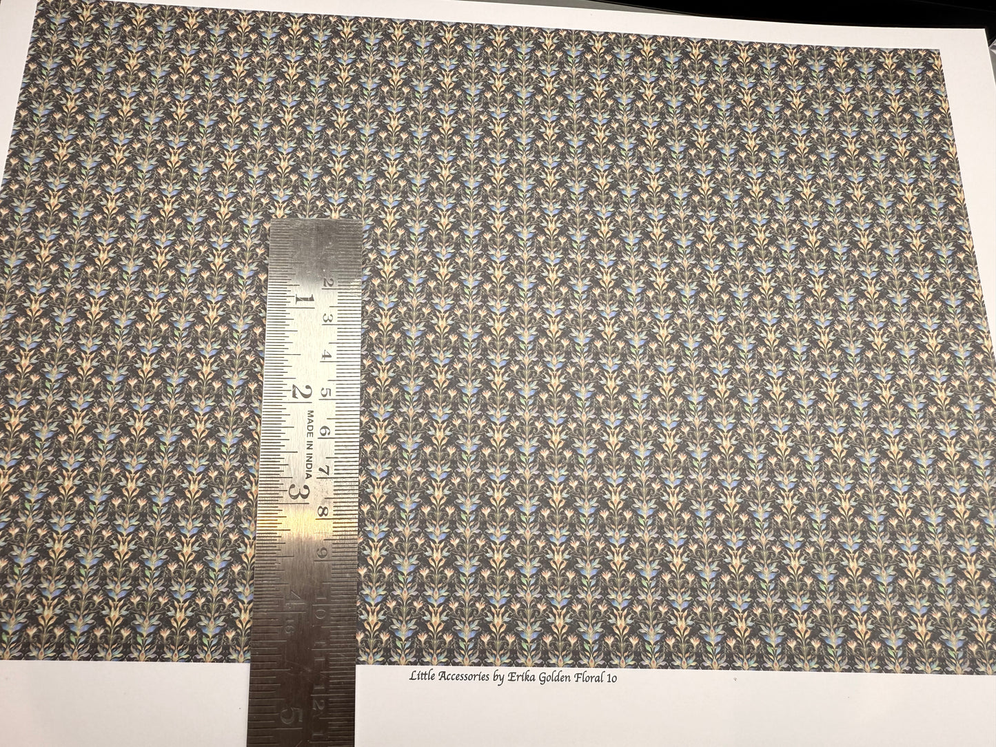 Wallpaper. Victorian Golden Floral 10