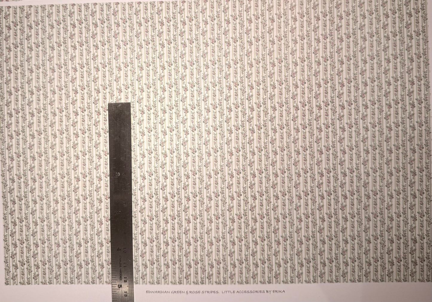 WALLPAPER EDWARDIAN GREEN & ROSES STRIPES