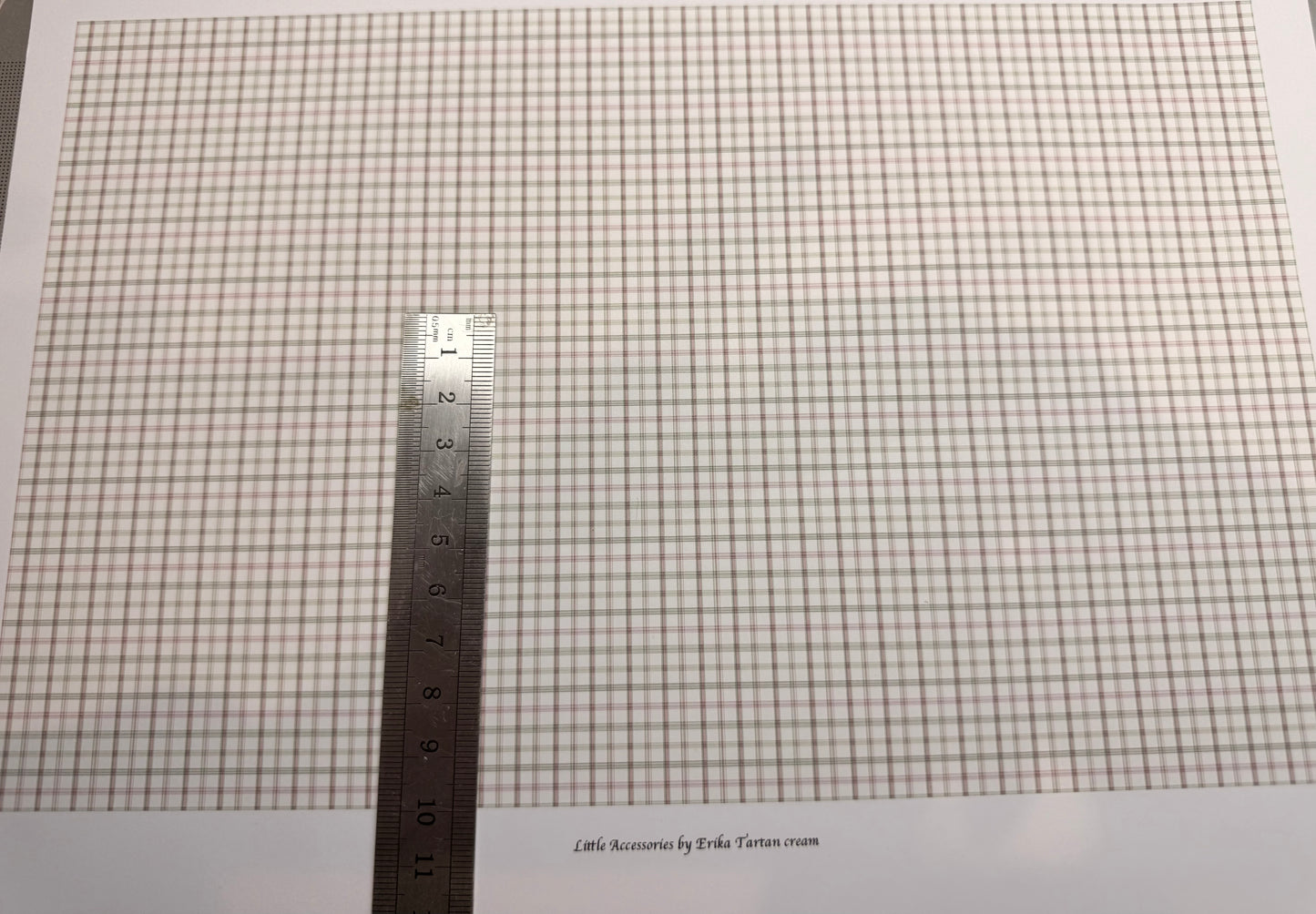 Wallpaper TARTAN cream 1/48th scale