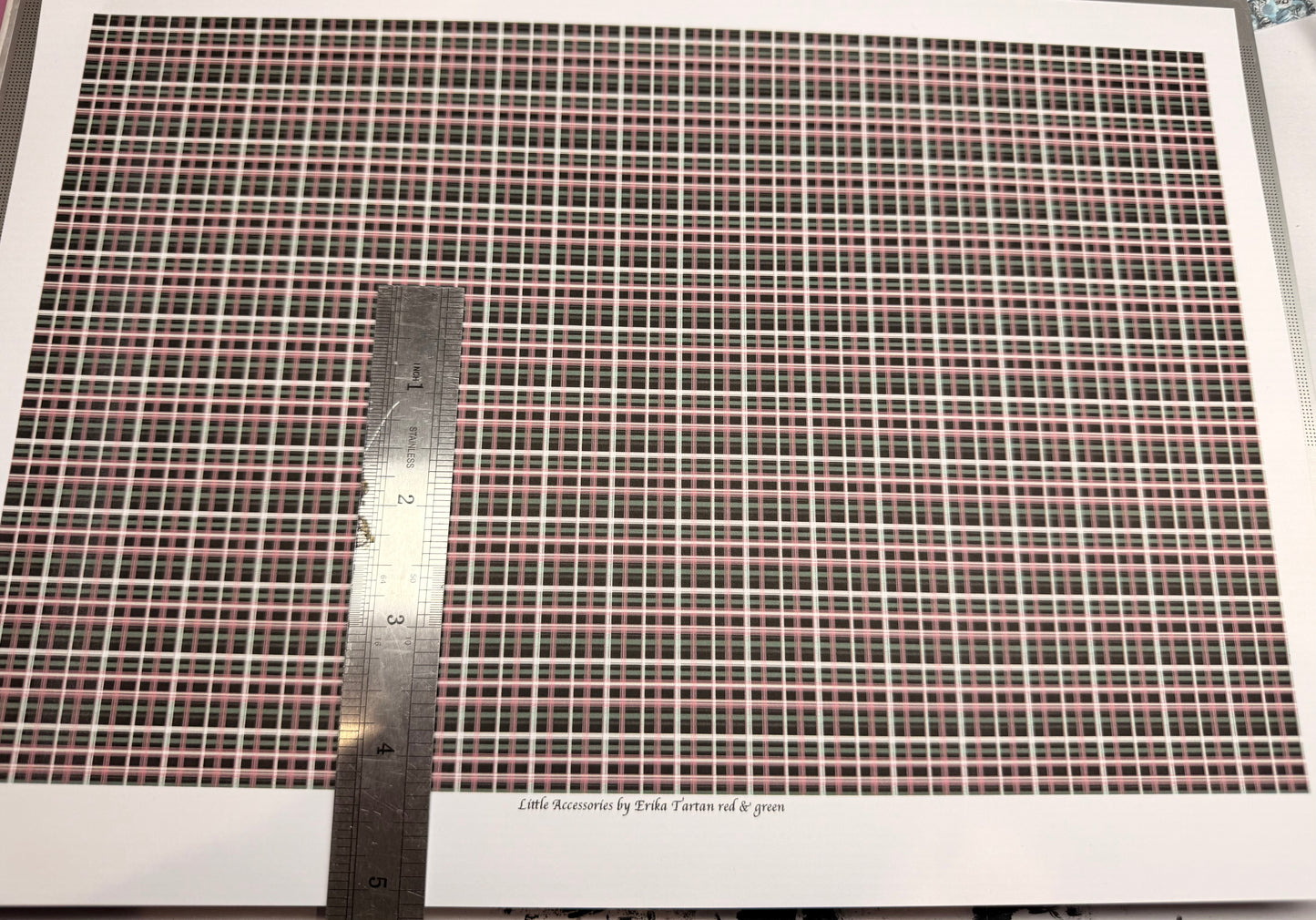 wallpaper TARTAN red & green 1/48th scale