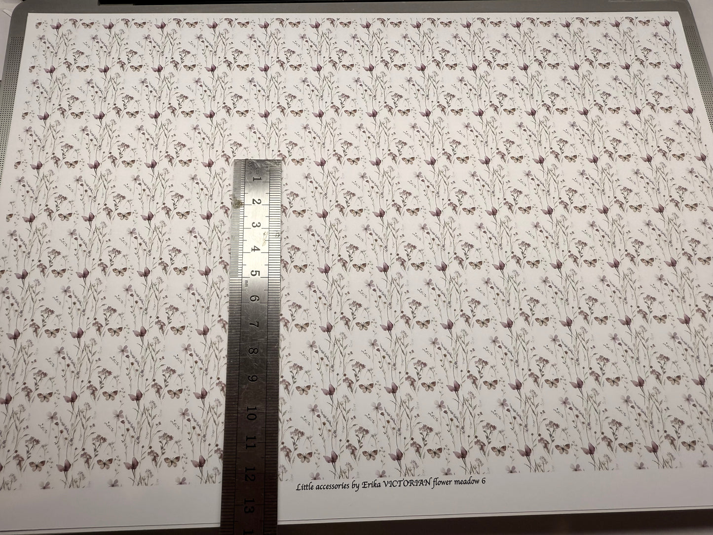 Wallpaper Victorian flower meadow 6