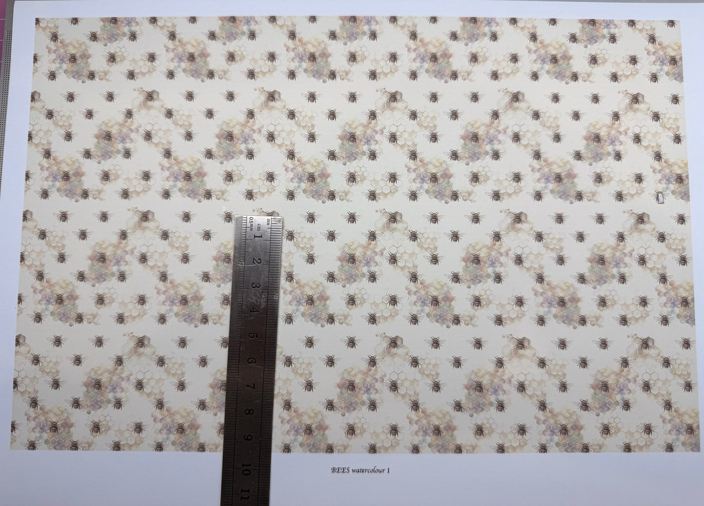 Wallpaper bEES watercolour 1