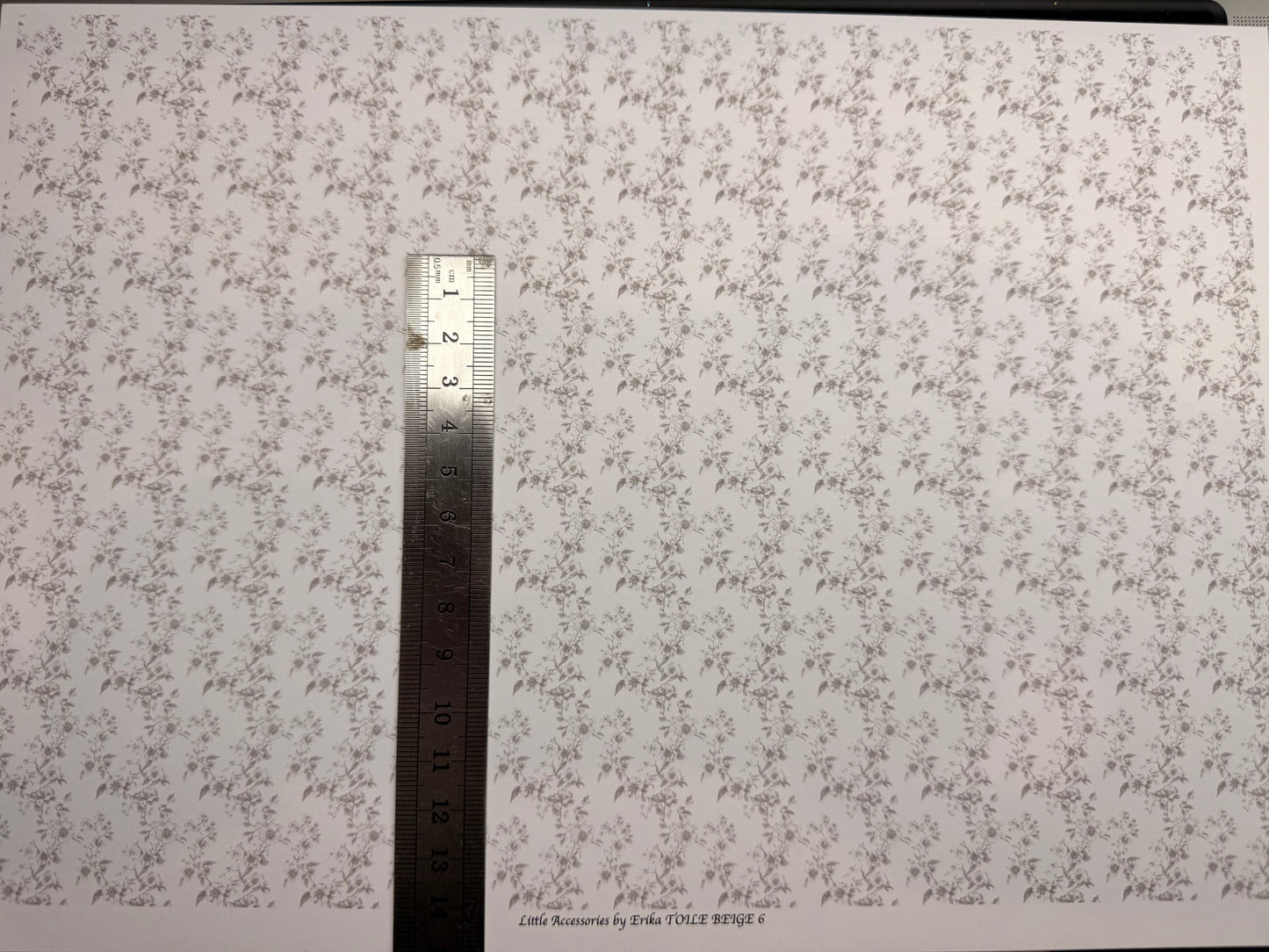 Wallpaper Toile beige 6 1/48th scale