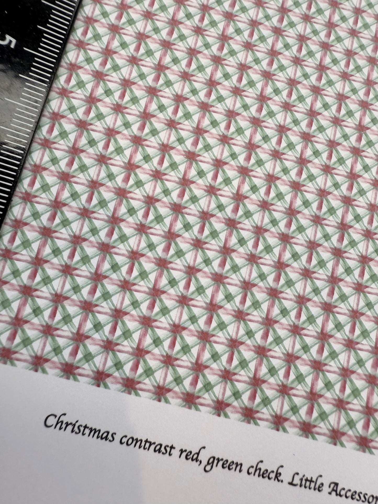 Wallpaper Christmas, Contrast Red & green Check 1/48th scale