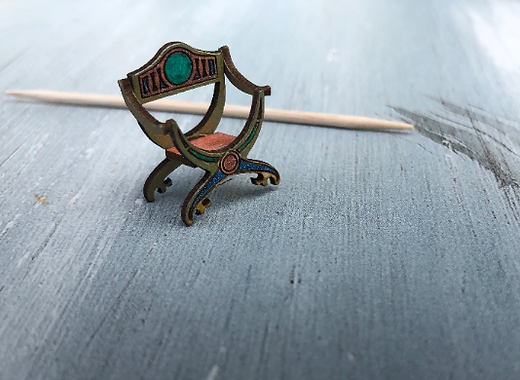 Tudor curved leg chair.1/48th kit