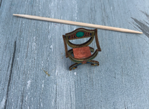 Tudor curved leg chair.1/48th kit