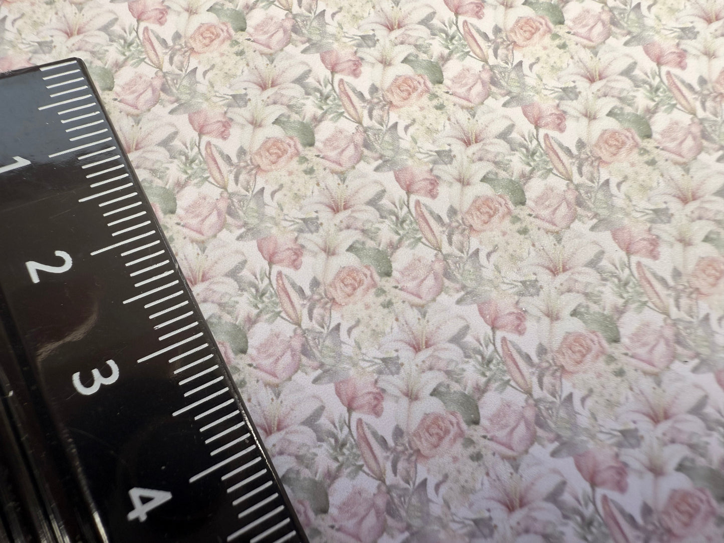 Wallpaper Floral lilies & roses 7 1/48th scale