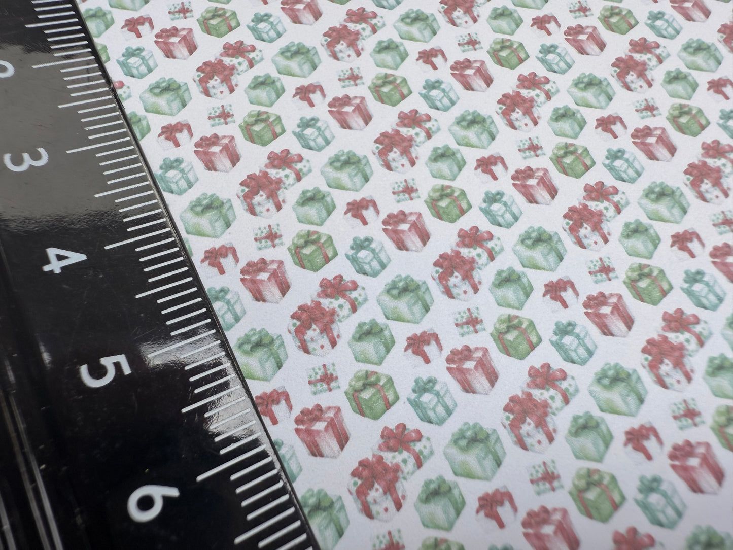 wallpaper Christmas Red & green Parcels