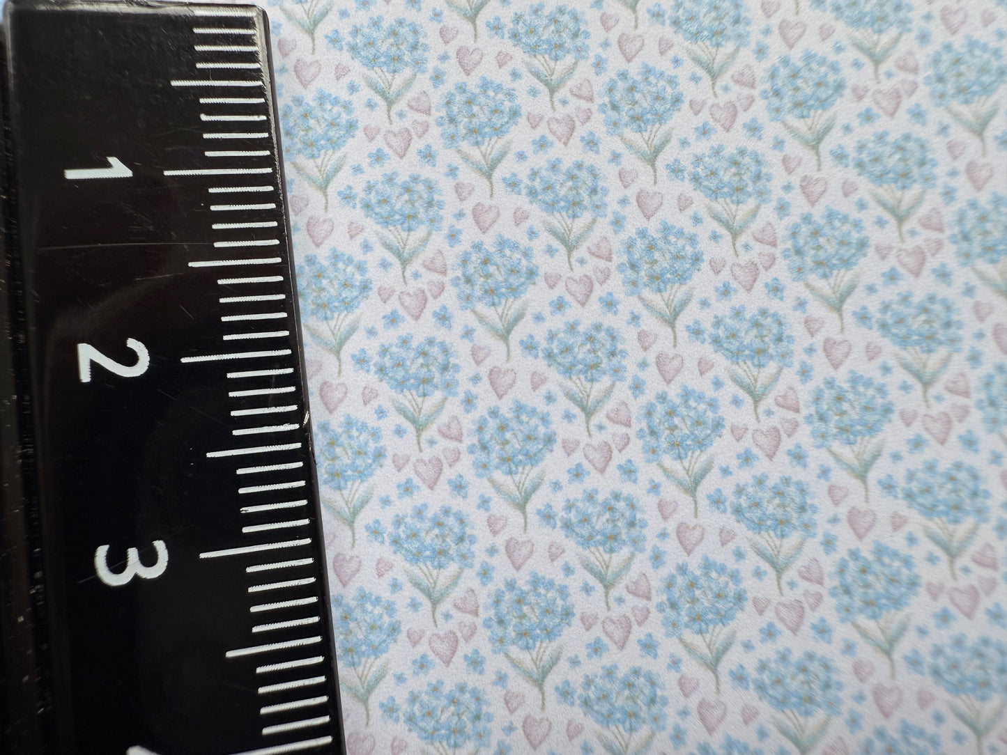 Wallpaper VICTORIAN Floral forget me nots pink hearts