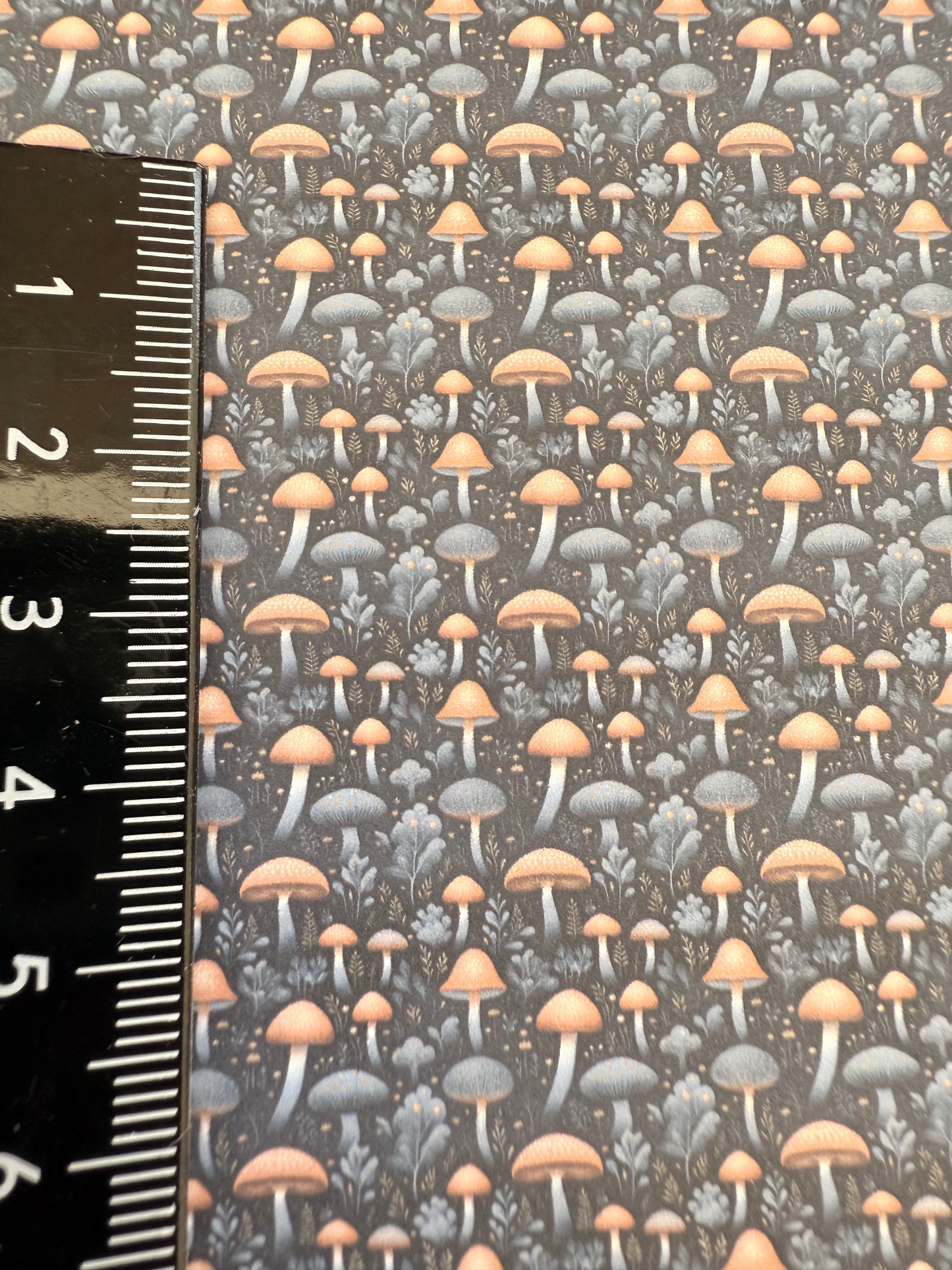 WALLPAPER MUSHROOMS BLUE & RED