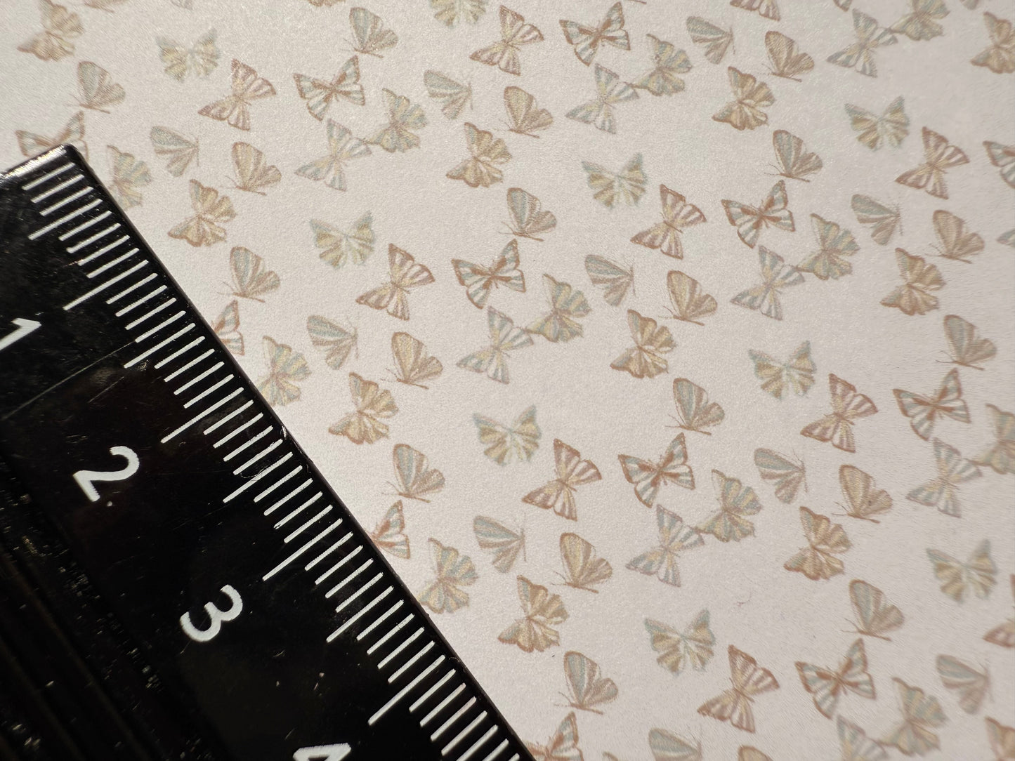 Wallpaper soft floral Butterflies