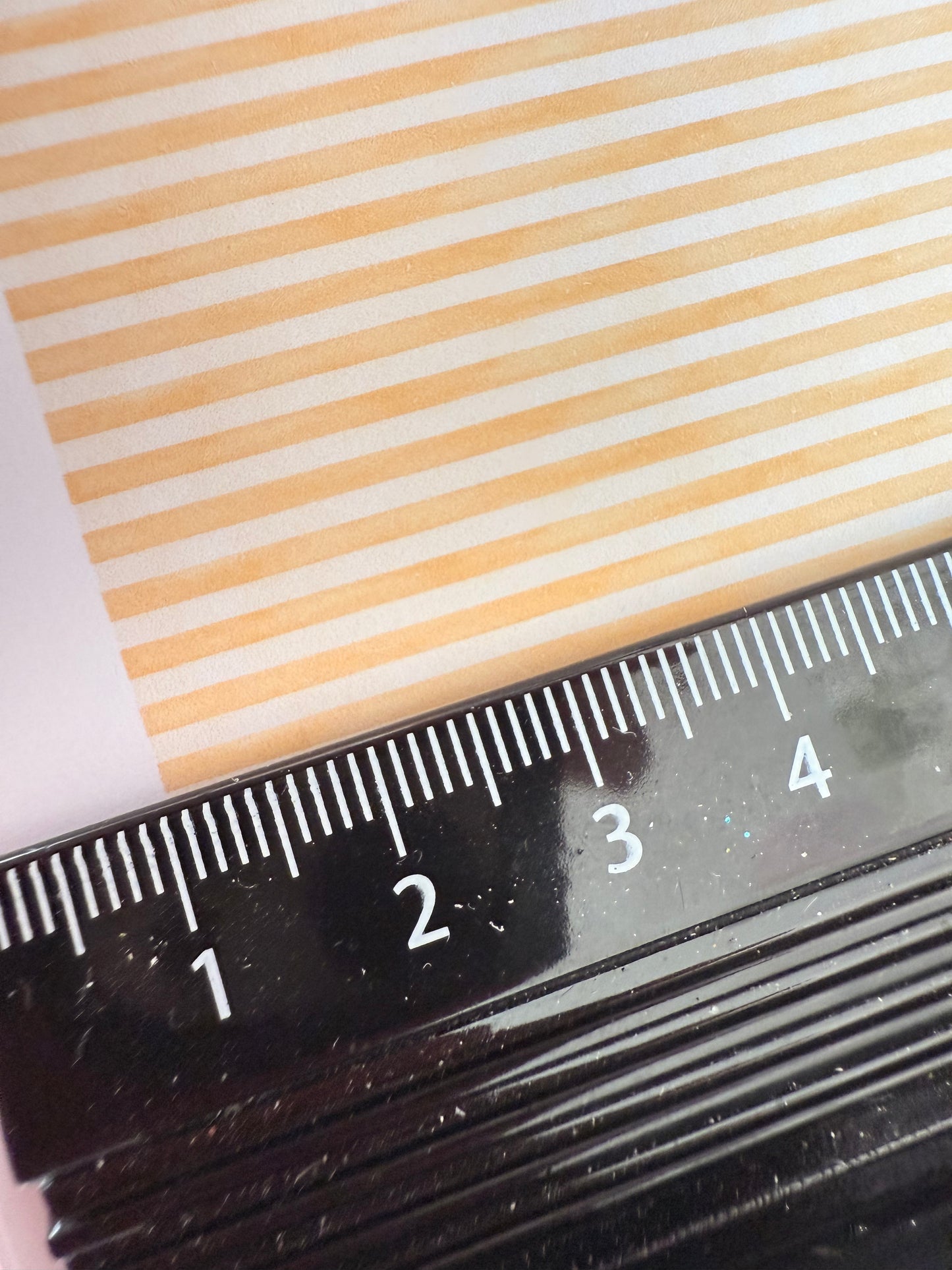 Wallpaper CONTRAST gold stripes