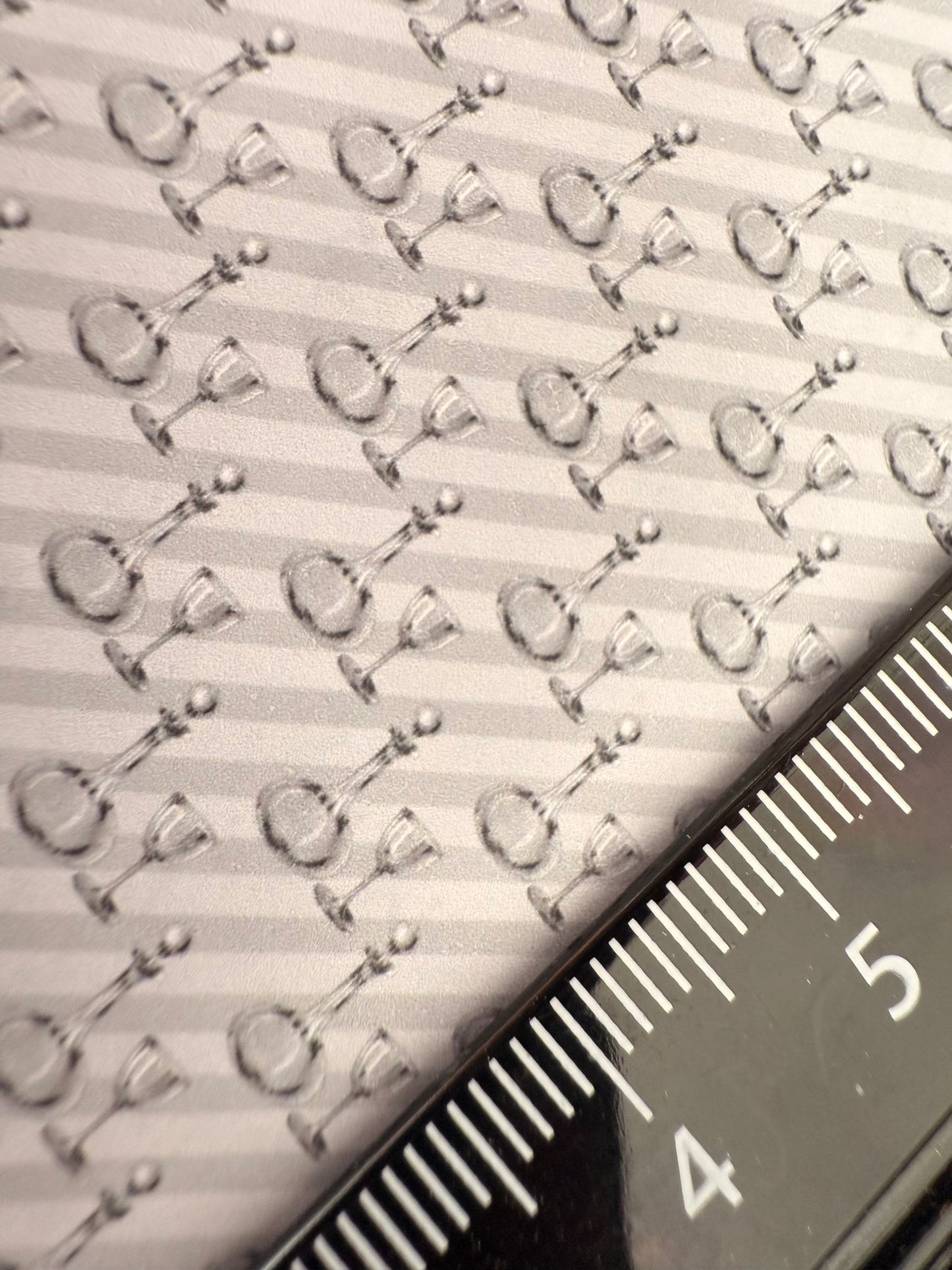 Wallpaper wine glass & decanter