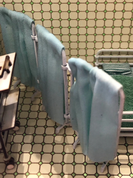 Medical collection.PRIVACY SCREEN. 1/48th scale kit