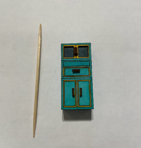 NANA'S 1970s KITCHEN CUPBOARD 1/48th scale kit