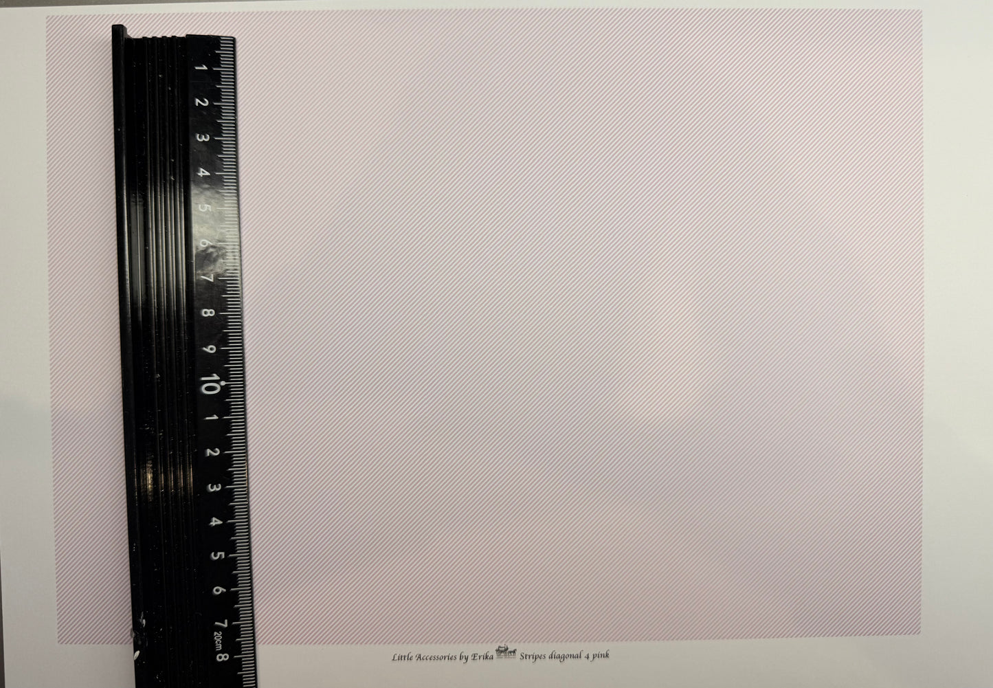 Wallpaper Contrast Stripes diagonal 4 pink