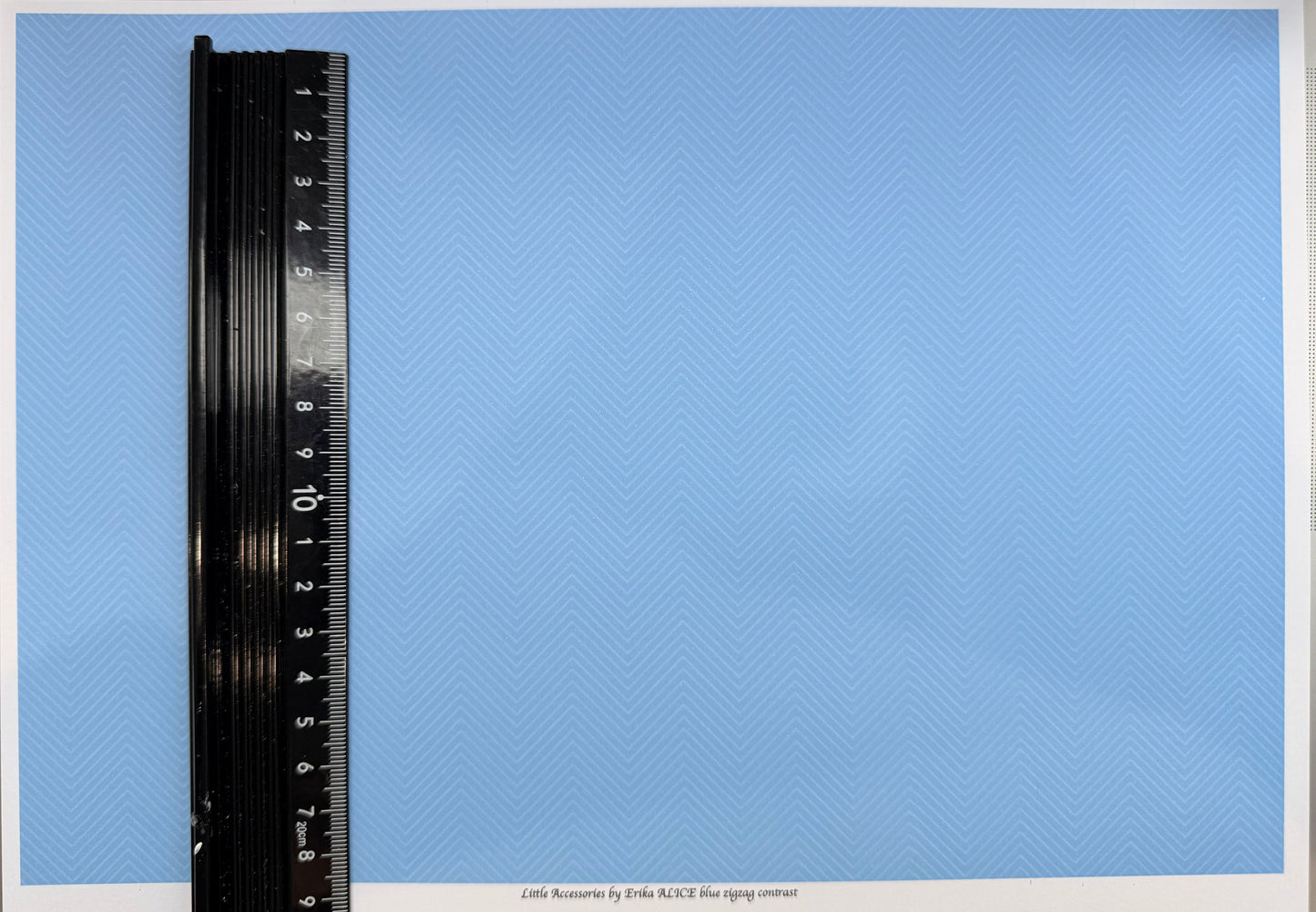 WALLPAPER ALICE BLUE ZIGZAG CONTRAST