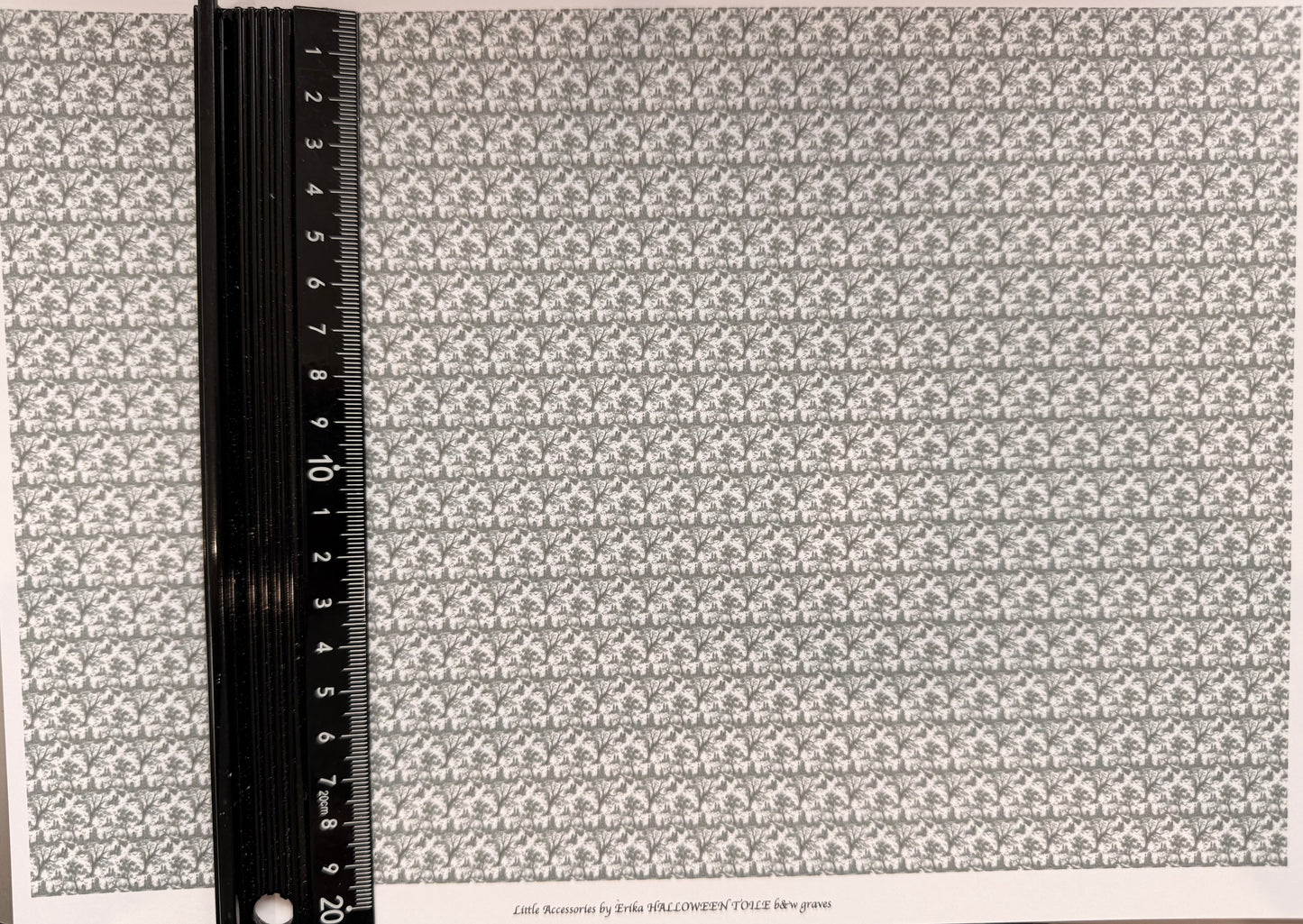 FABRIC Halloween toile b&w cobweb & graves (trees)