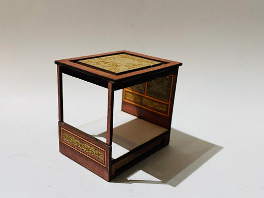 Decorative Collection. LARGE 4 poster (with canopy) 1/48th scale kit.