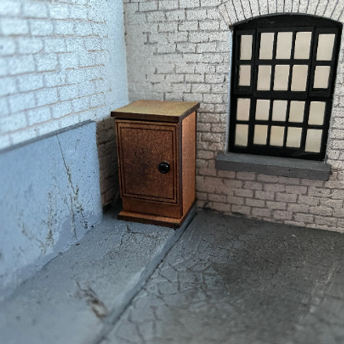 HOMEMAKING. SINGLE PLAIN CUPBOARD. 1/48th scale kit