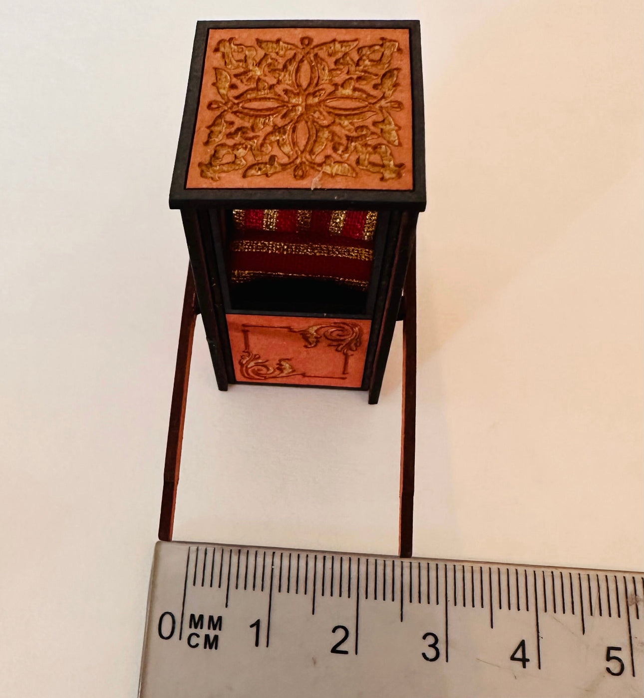 Royal Range. SEDAN CHAIR 1/48th scale kit