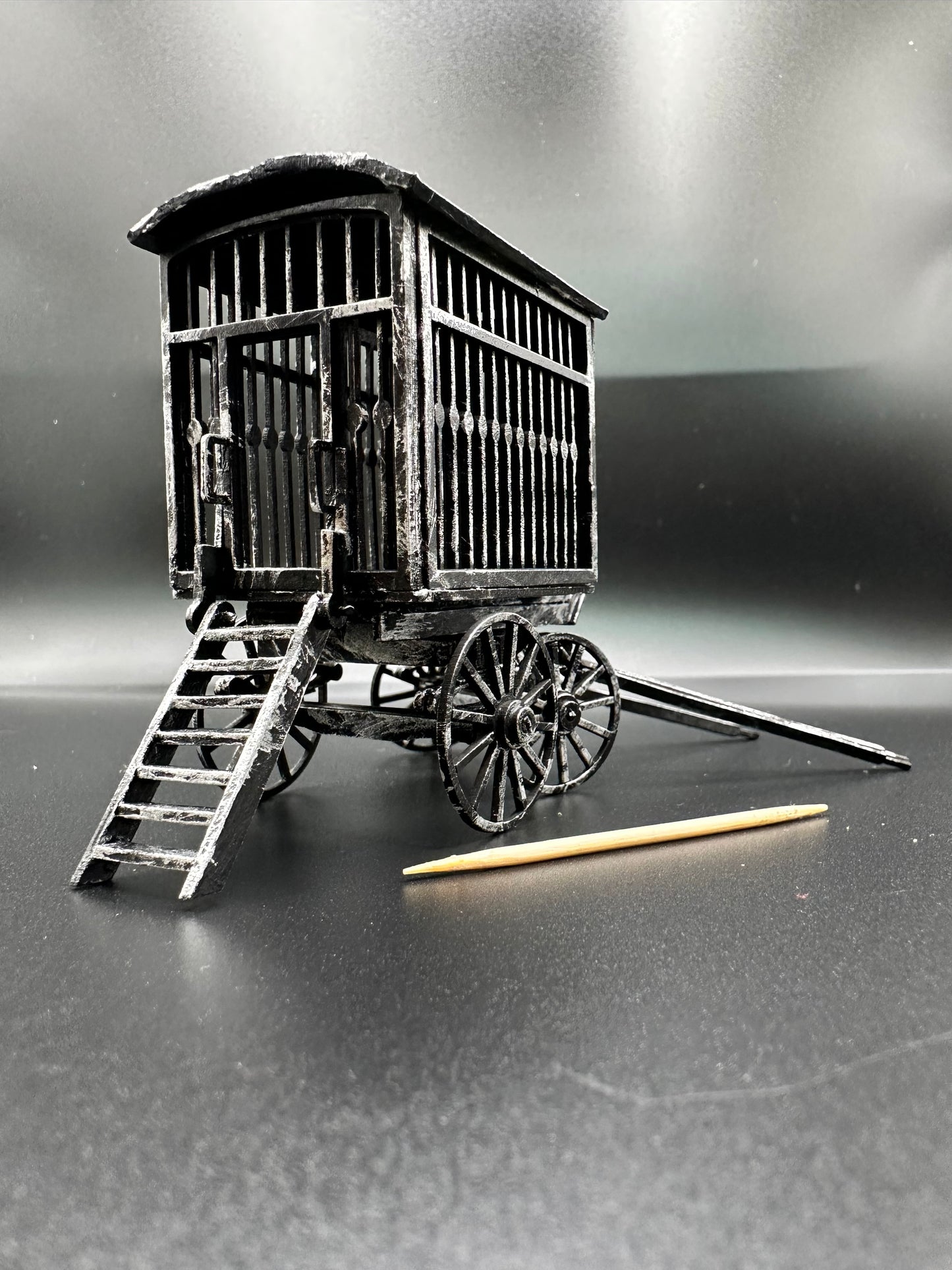 Punishment & persuasion/ Gothic. PRISON WAGON unpainted, 1/48th scale kit