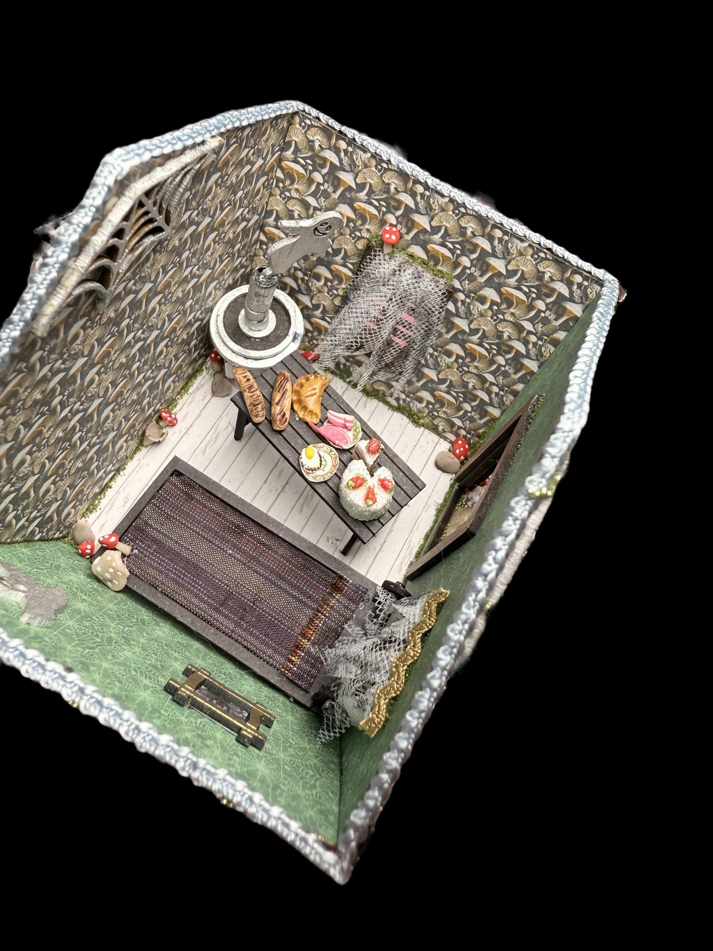 Baba-Yaga house KIT 1/48th scale