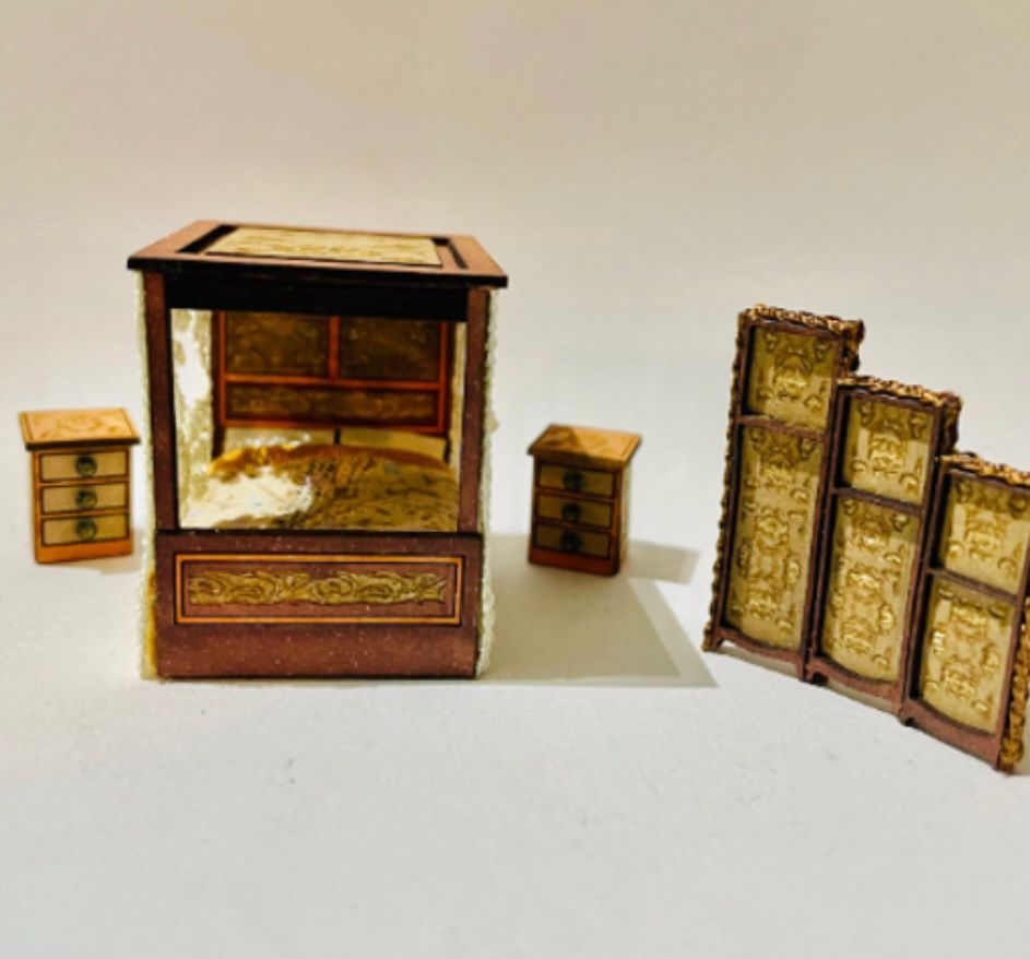 Decorative 4 poster bed (Medium) 1/48th scale KIT..