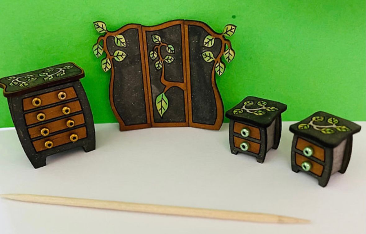 Enchanted forest Chest of drawers. 1/48th scale