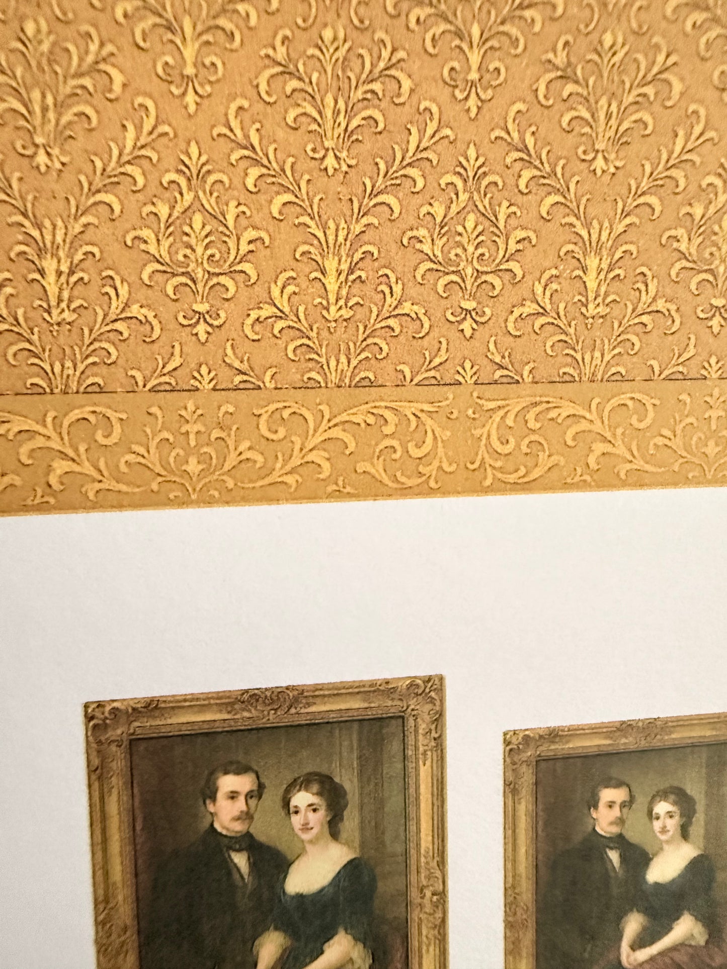 SET WALLPAPER Victorian gold