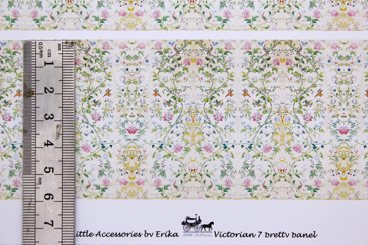 Wallpaper. Victorian. Pretty floral panel