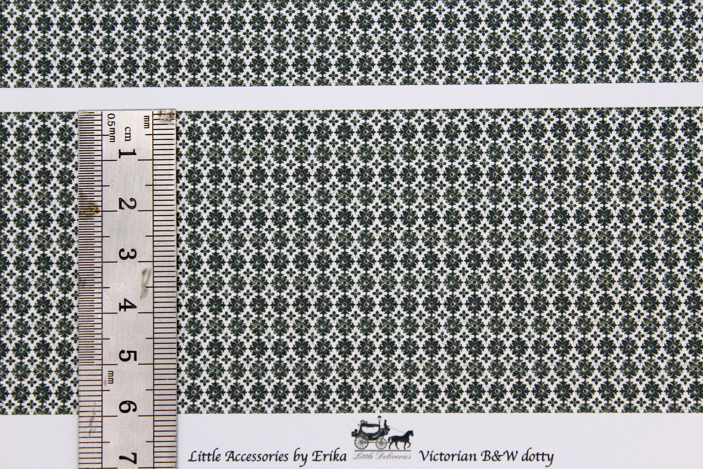 Wallpaper. Victorian. Black & white dotty