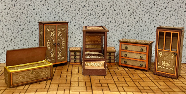 DECORATIVE COLLECTION. Travel chest 1/48th scale KIT