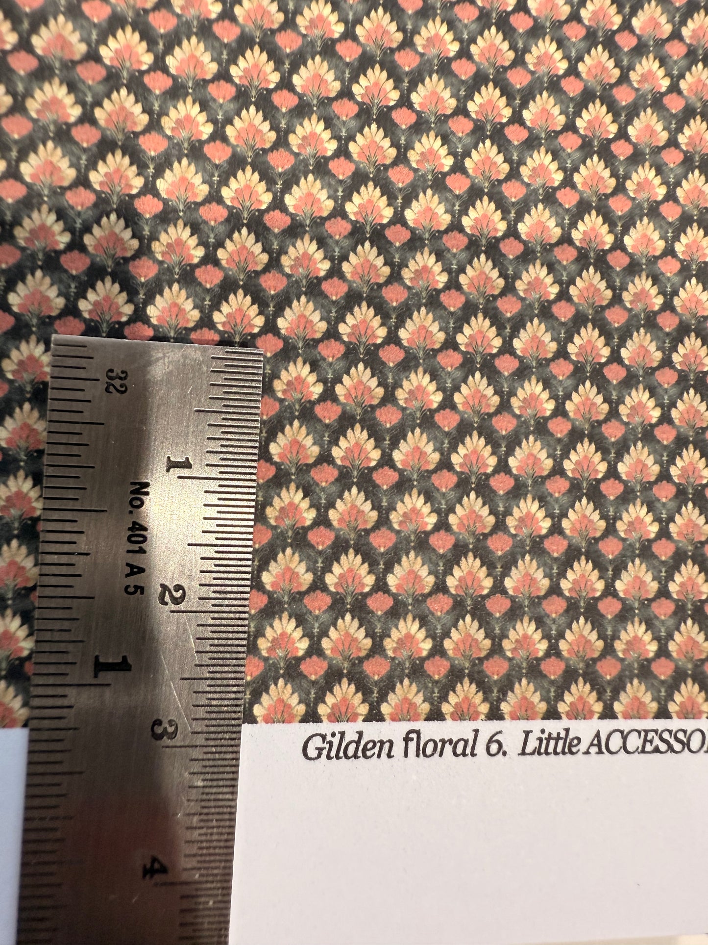 Wallpaper Victorian golden floral 6